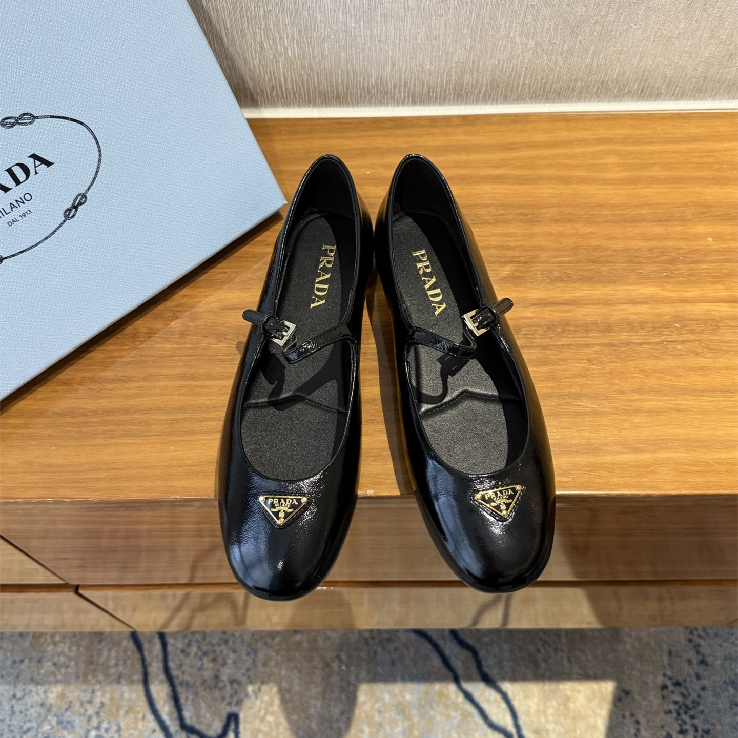 高仿Prada*NewArrival系列1F793M平底瑪麗珍鞋黑色免檢版