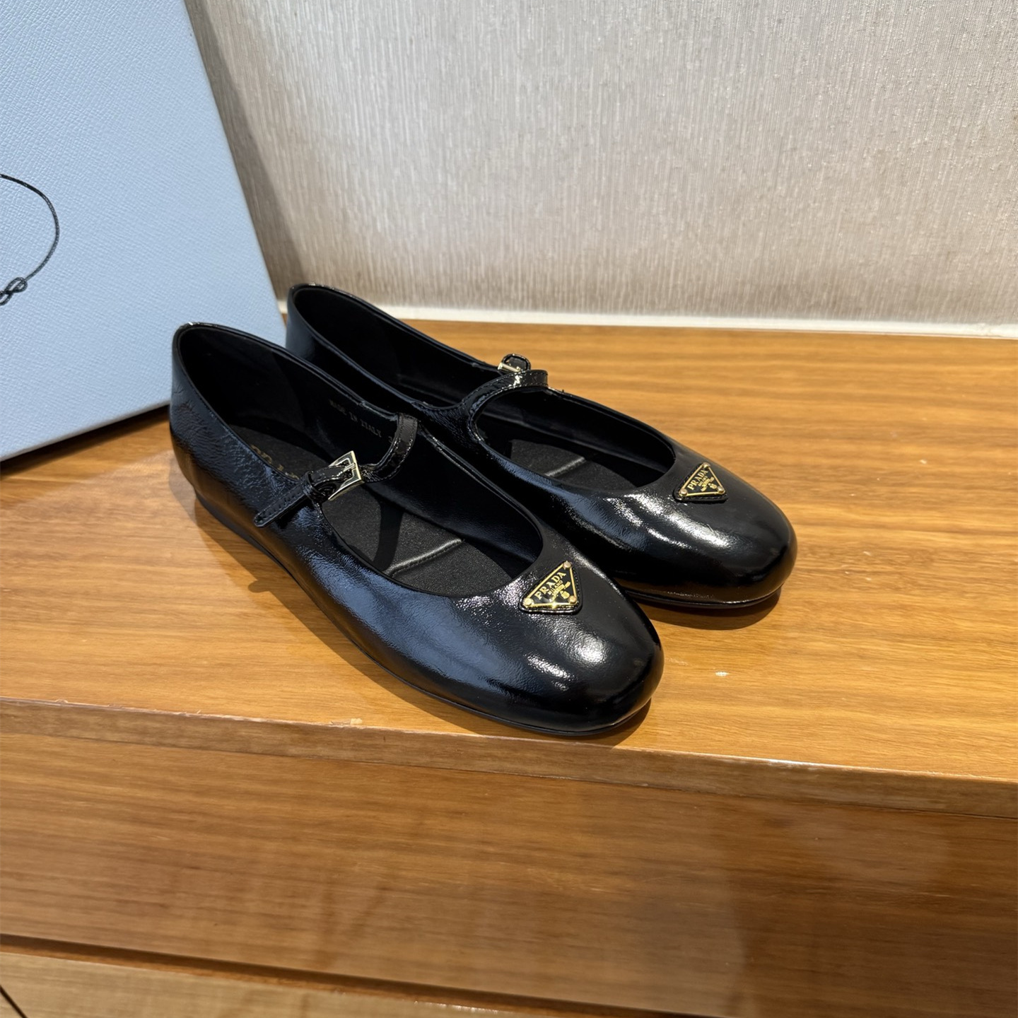 高仿Prada*NewArrival系列1F793M平底瑪麗珍鞋黑色免檢版