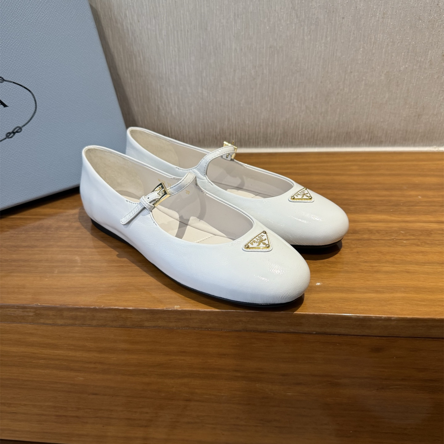 高仿Prada*NewArrival系列1F793N平底瑪麗珍鞋白色免檢版