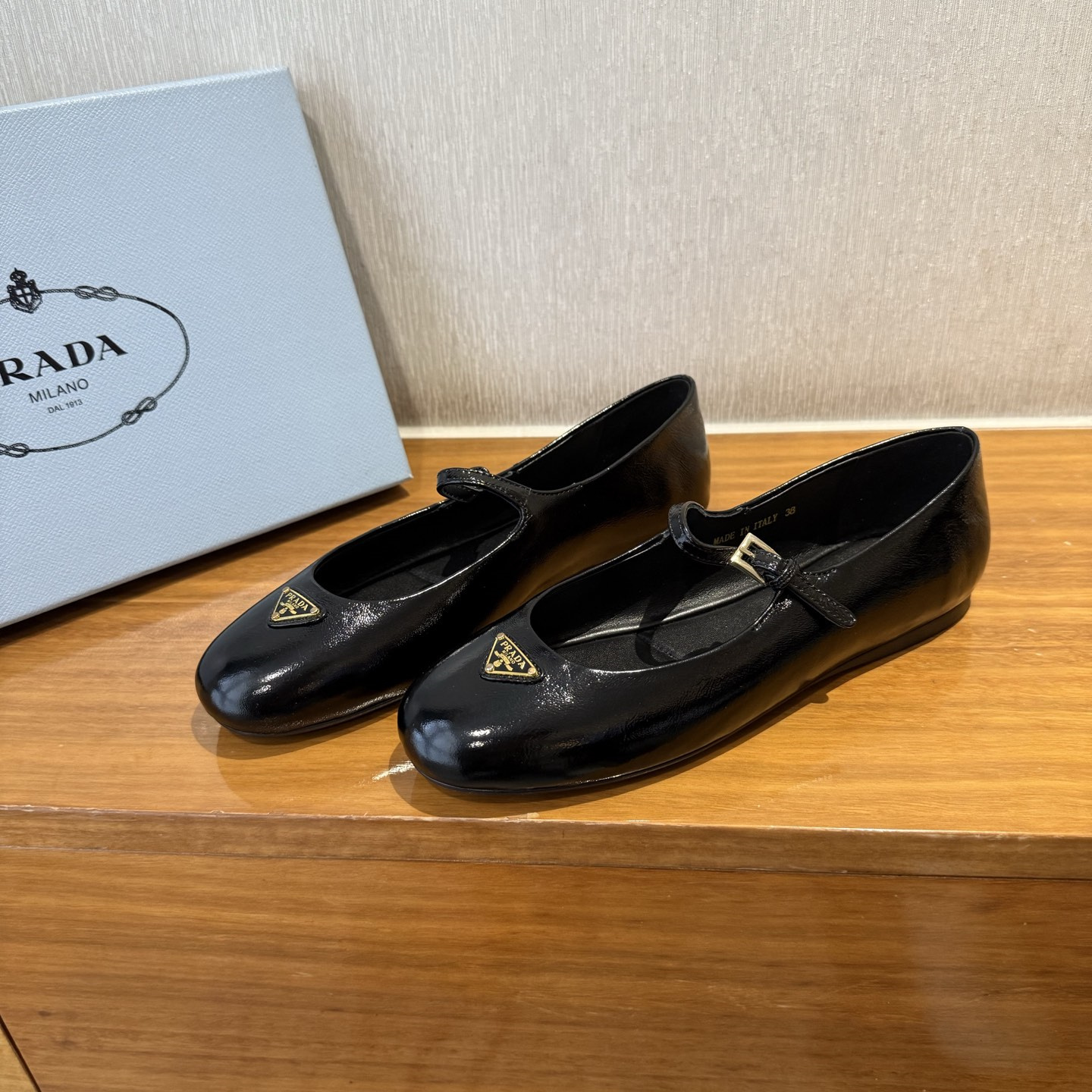 高仿Prada*NewArrival系列1F793M平底瑪麗珍鞋黑色免檢版