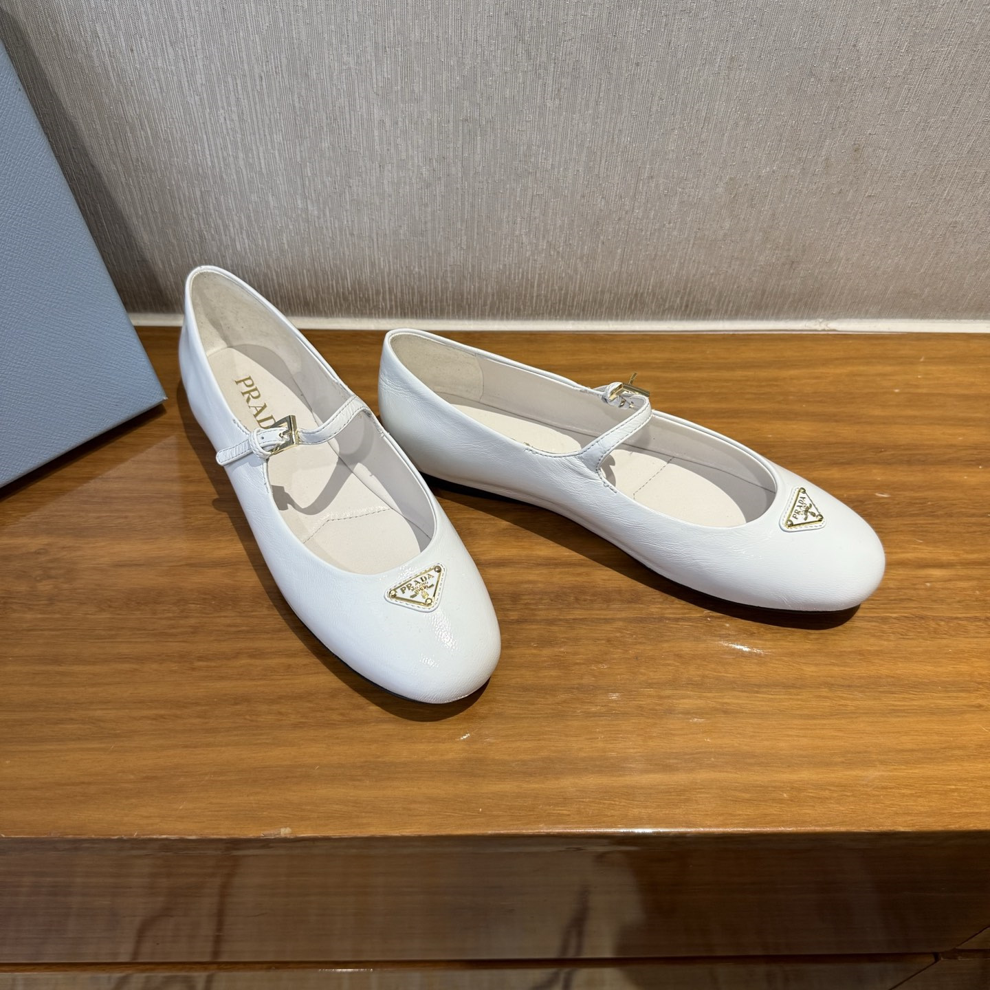 高仿Prada*NewArrival系列1F793N平底瑪麗珍鞋白色免檢版