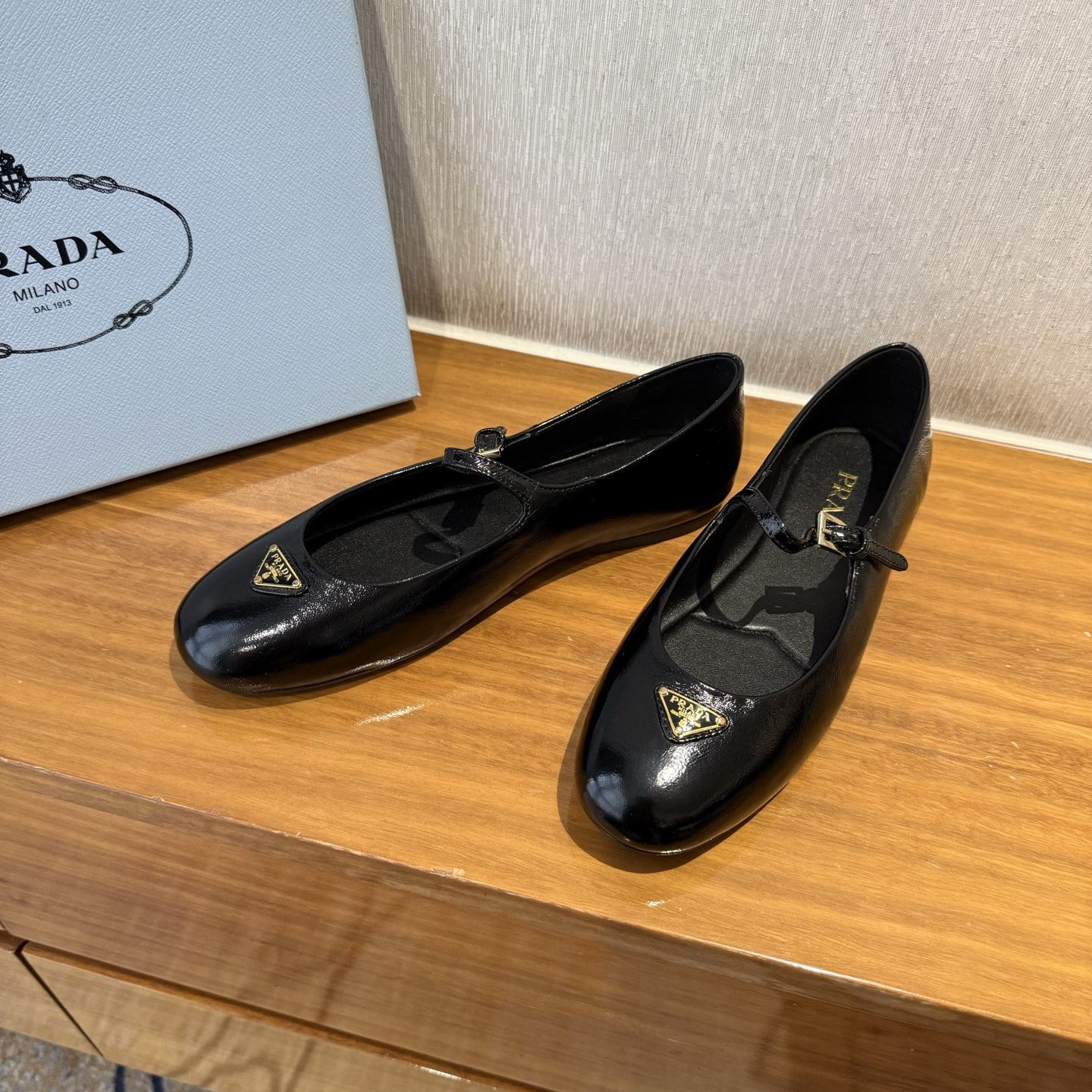 高仿Prada*NewArrival系列1F793M平底瑪麗珍鞋黑色免檢版