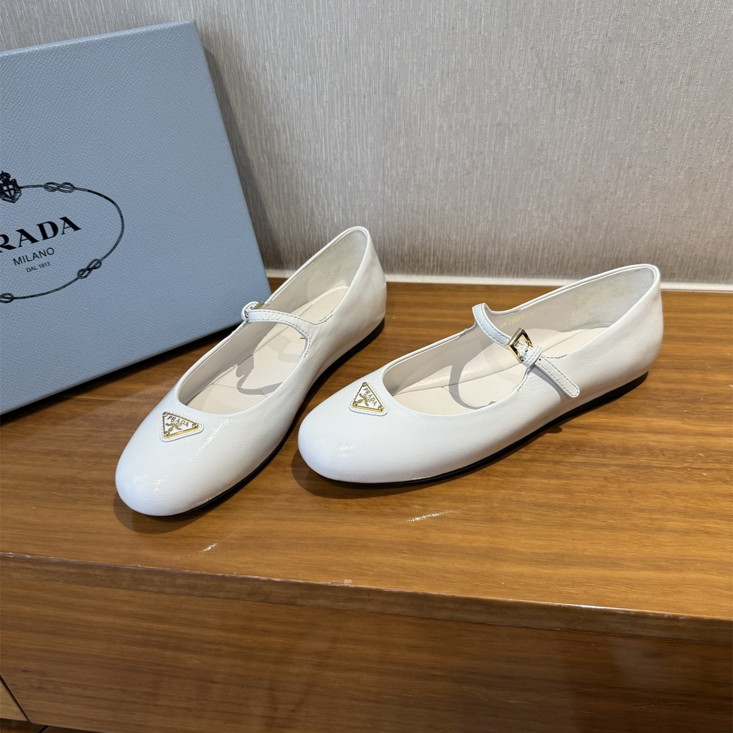 高仿Prada*NewArrival系列1F793N平底瑪麗珍鞋白色免檢版