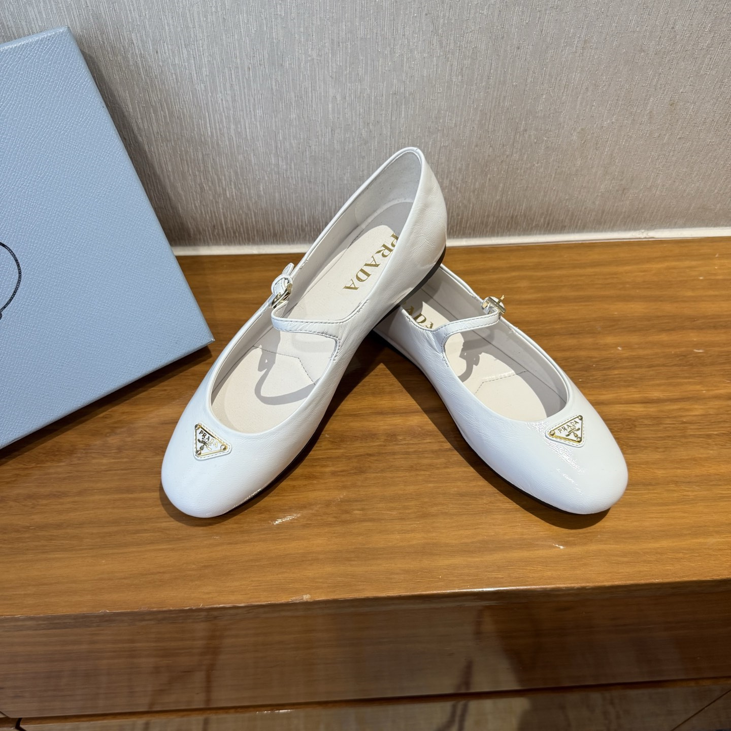 高仿Prada*NewArrival系列1F793N平底瑪麗珍鞋白色免檢版