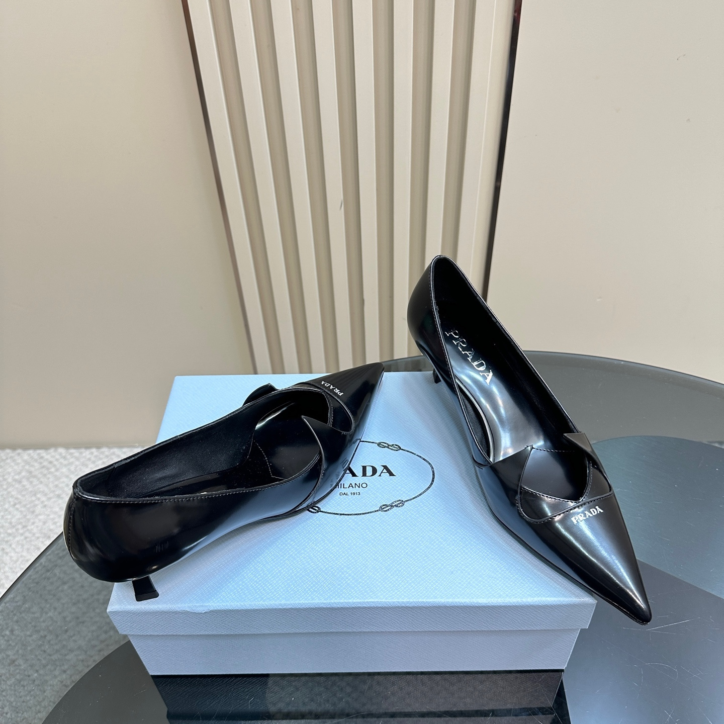 高仿Prada*1I976N尖頭走秀款高踭鞋5.5CM黑色免檢版