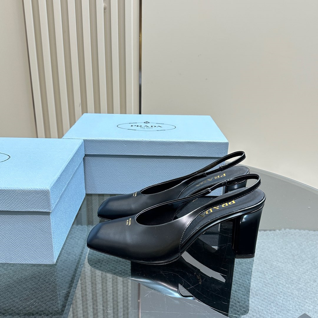 高仿Prada*1I838M方頭粗踭露跟鞋8.5CM小牛皮黑色免檢版