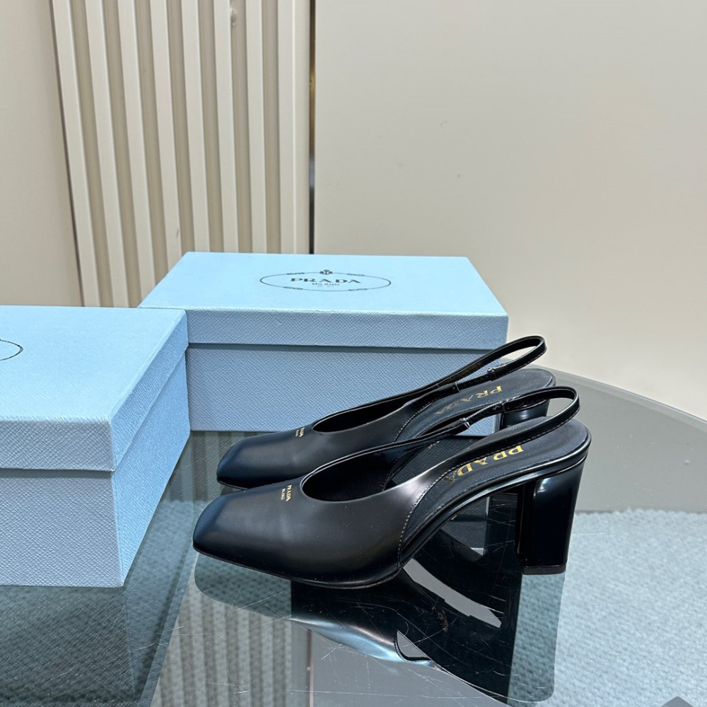 高仿Prada*1I838M方頭粗踭露跟鞋8.5CM小牛皮黑色免檢版