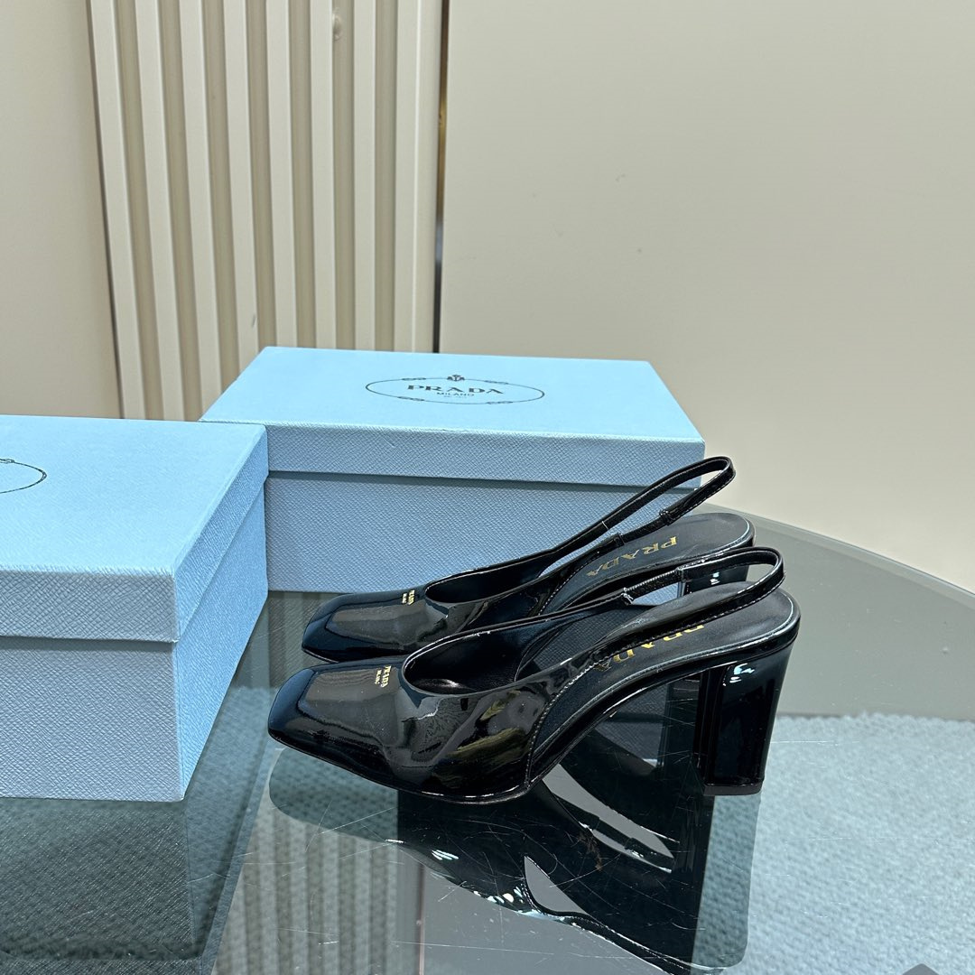 高仿Prada*1I838N方頭粗踭露跟鞋8.5CM漆皮黑色免檢版