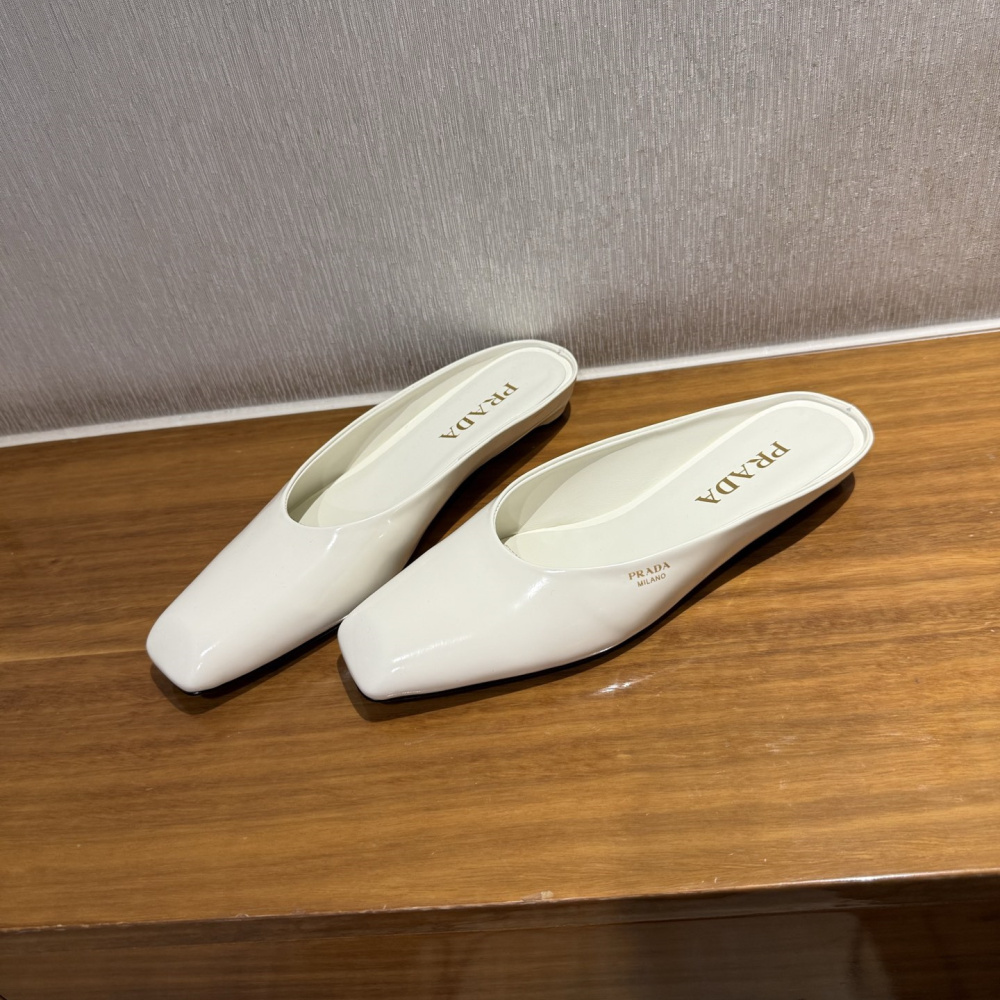 高仿Prada*1S825M方頭皮質休閒拖鞋白色免檢版