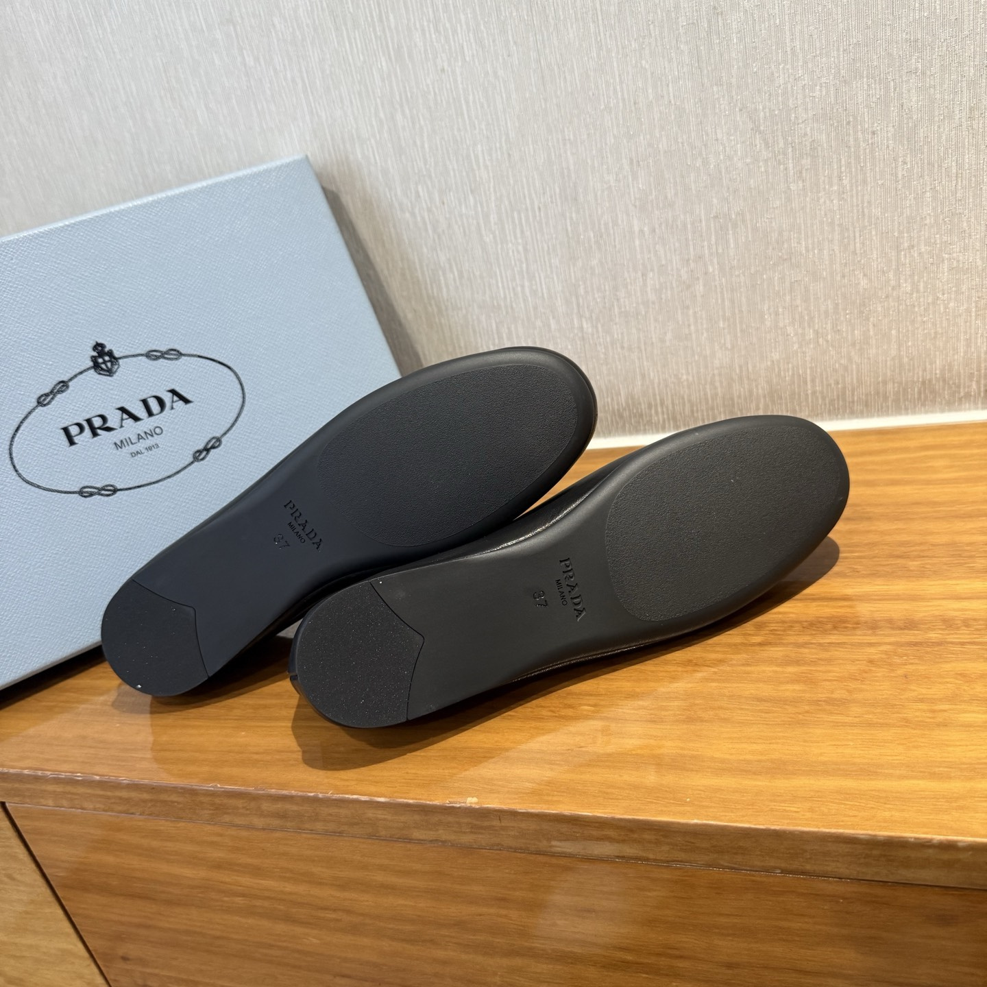 高仿Prada*NewArrival系列1F567N平底瑪麗珍鞋小牛皮黑色免檢版