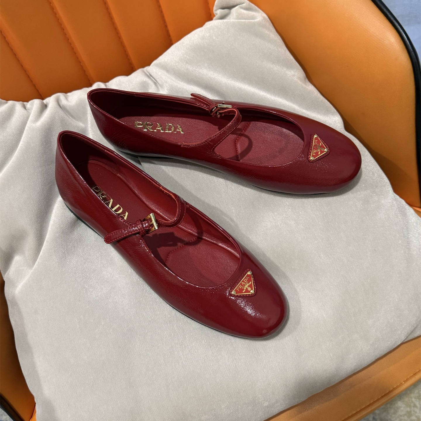 高仿Prada*NewArrival系列1F793A平底瑪麗珍鞋漆皮紅色免檢版