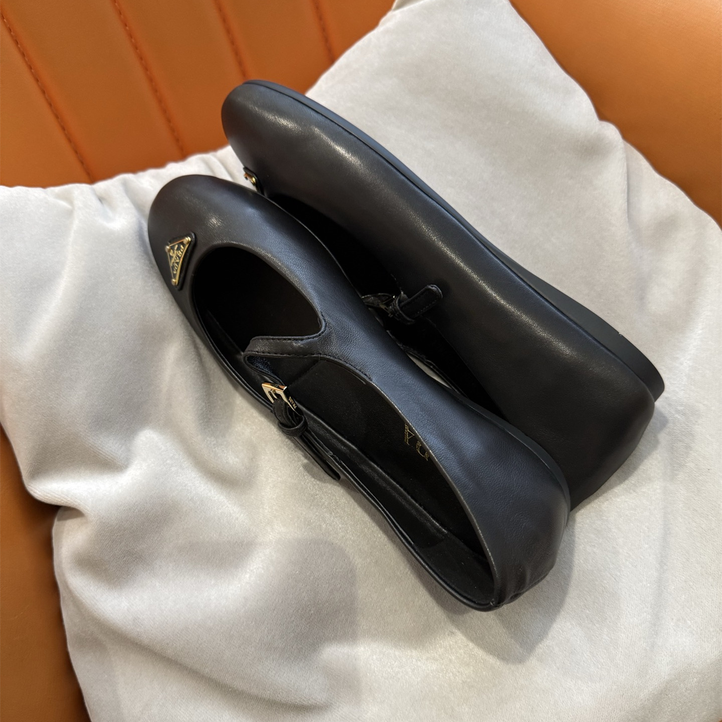 高仿Prada*NewArrival系列1F567N平底瑪麗珍鞋小牛皮黑色免檢版