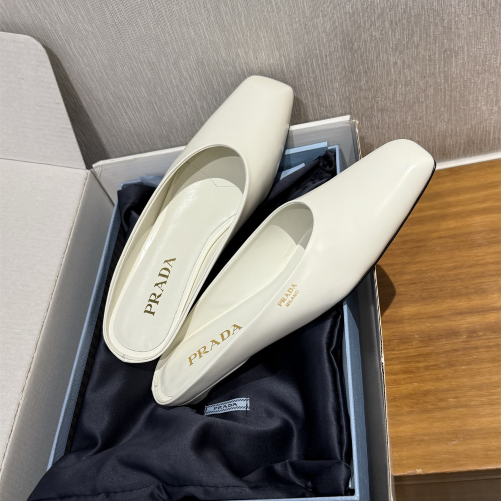 高仿Prada*1S825M方頭皮質休閒拖鞋白色免檢版