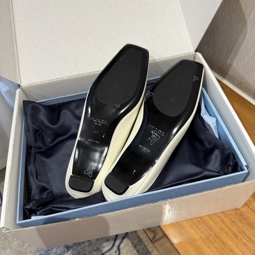 高仿Prada*1S825M方頭皮質休閒拖鞋白色免檢版