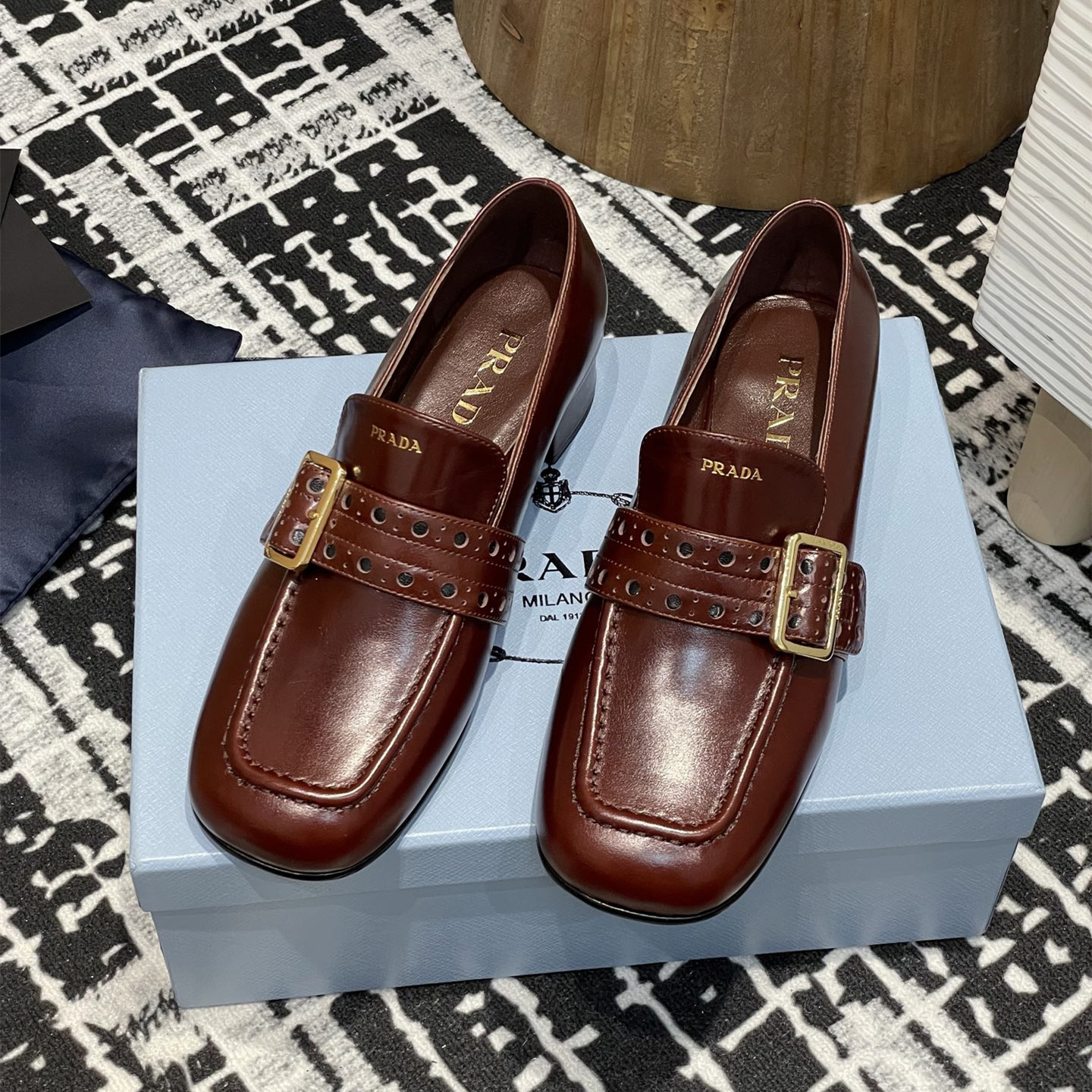 高仿Prada*1D831B方頭套腳樂福鞋3.5CM小牛皮棕色免檢版