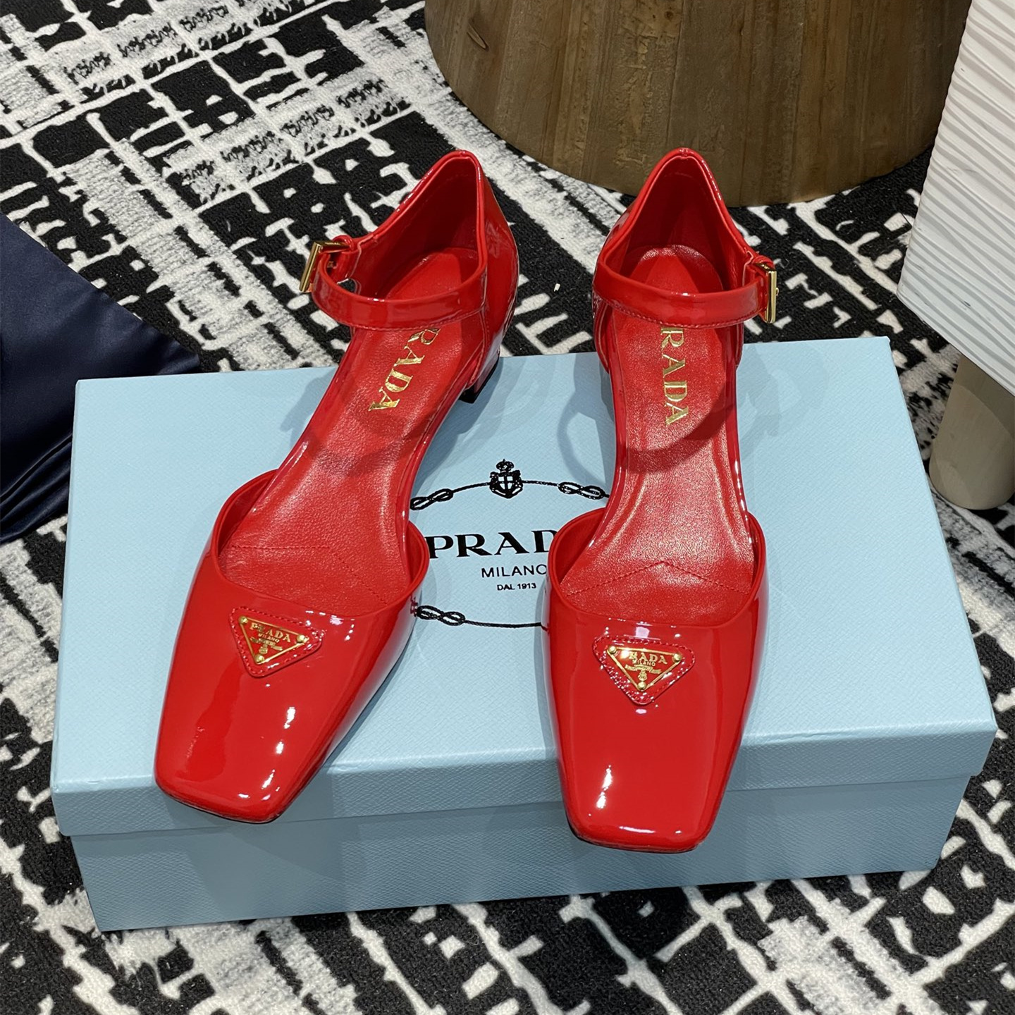 高仿Prada*1l325N方頭粗跟涼鞋3.5CM紅色免檢版