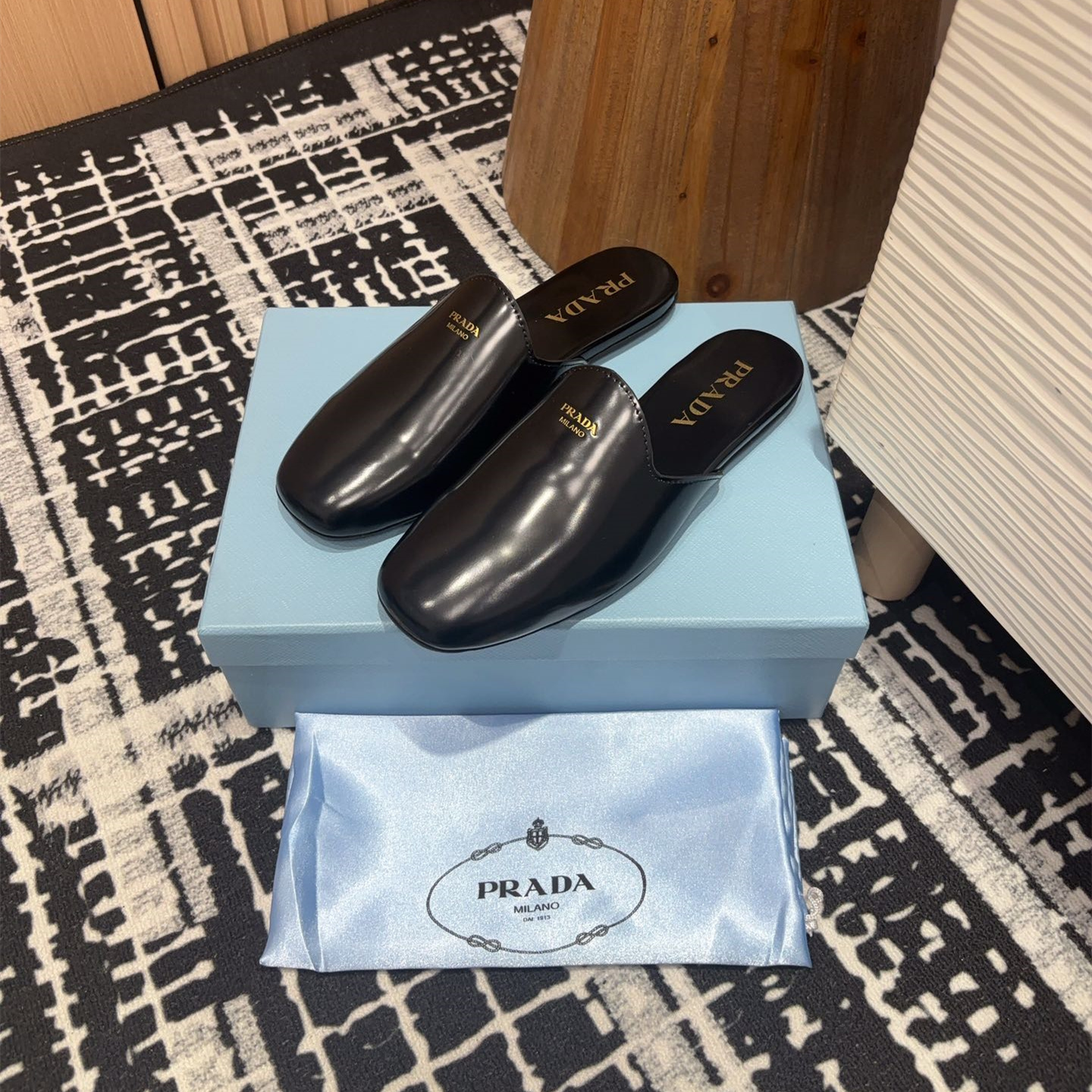 高仿Prada*2S2987圓頭皮質休閒套腳拖鞋黑色免檢版