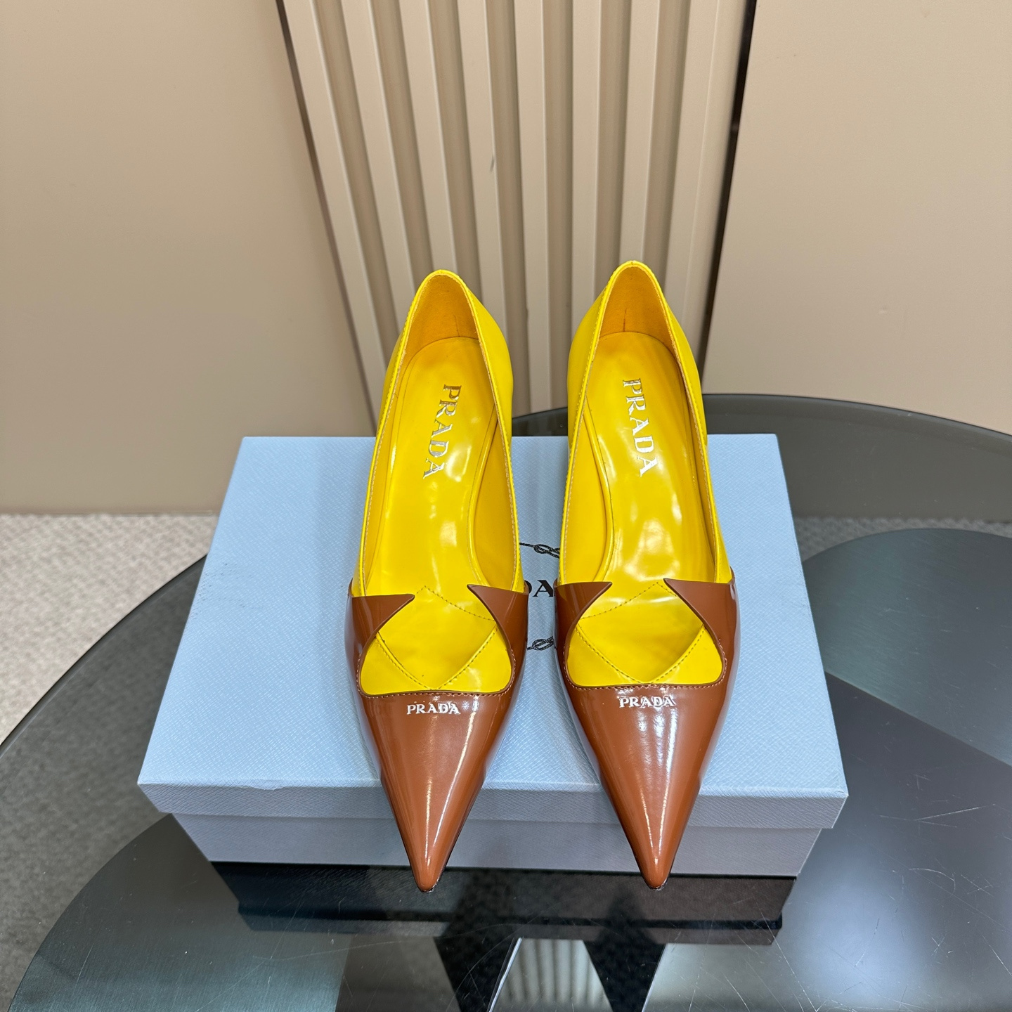 高仿Prada*1I976B尖頭走秀款高踭鞋5.5CM黃色免檢版
