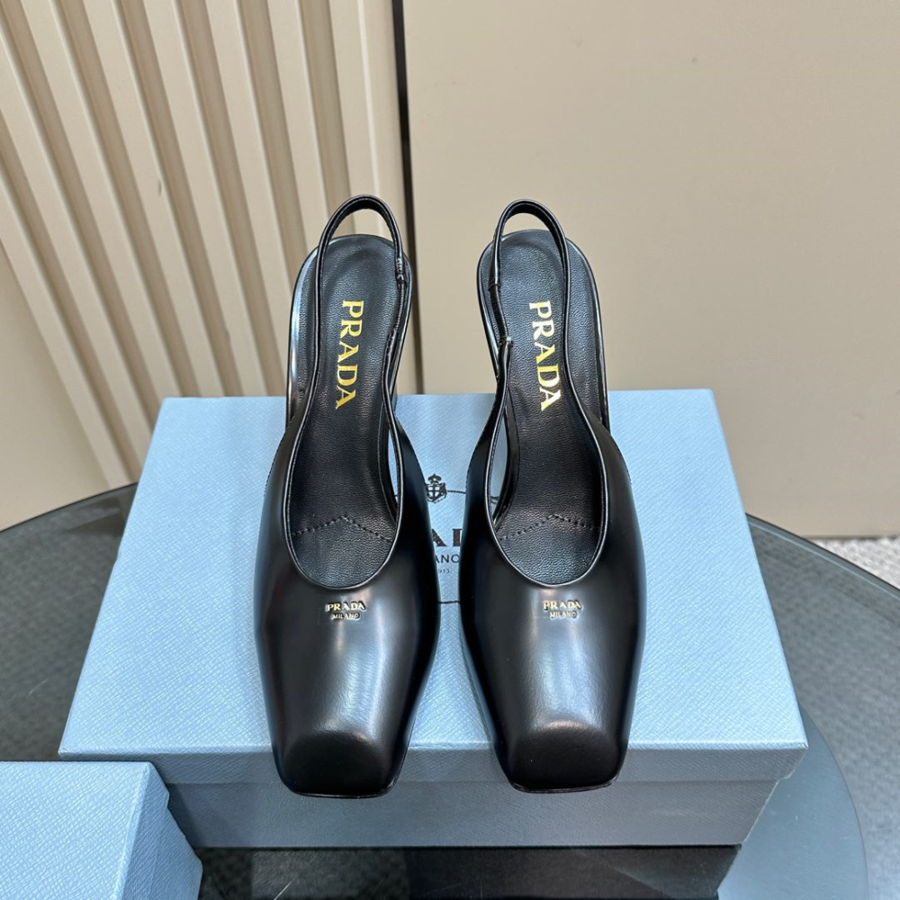 高仿Prada*1I838M方頭粗踭露跟鞋8.5CM小牛皮黑色免檢版