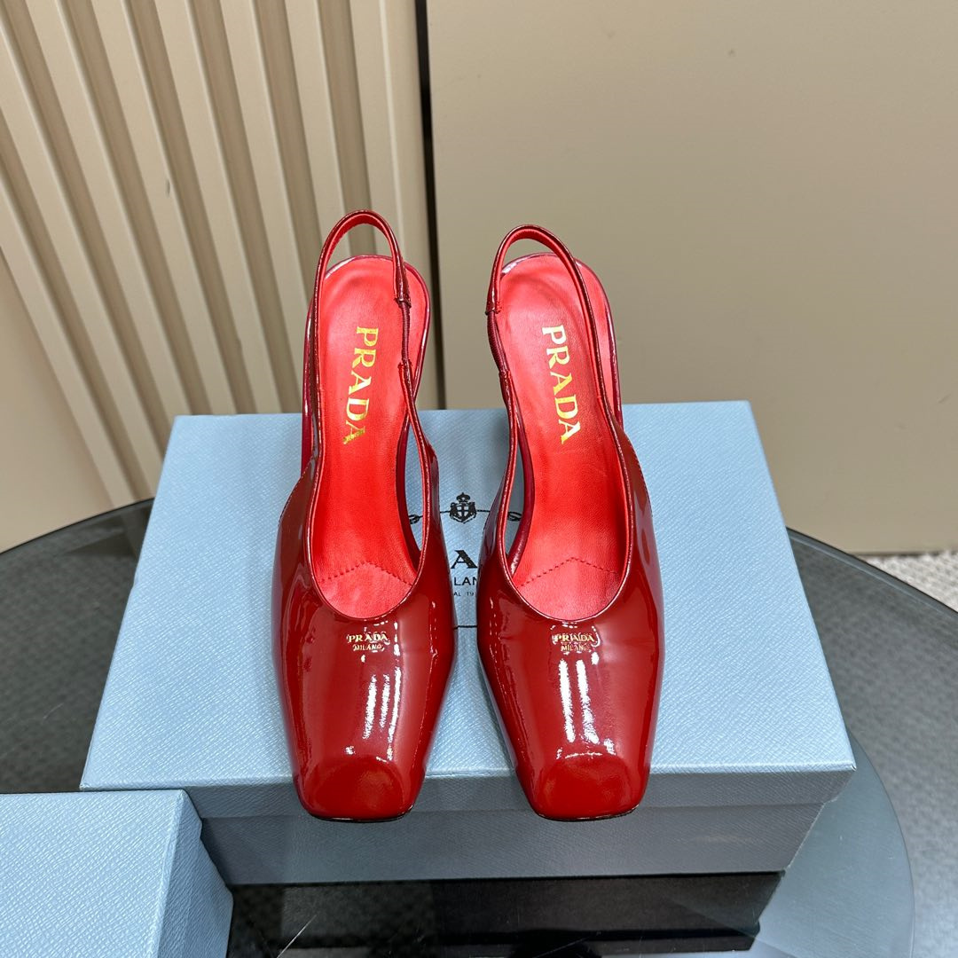 高仿Prada*1I838C方頭粗踭露跟鞋8.5CM漆皮紅色免檢版