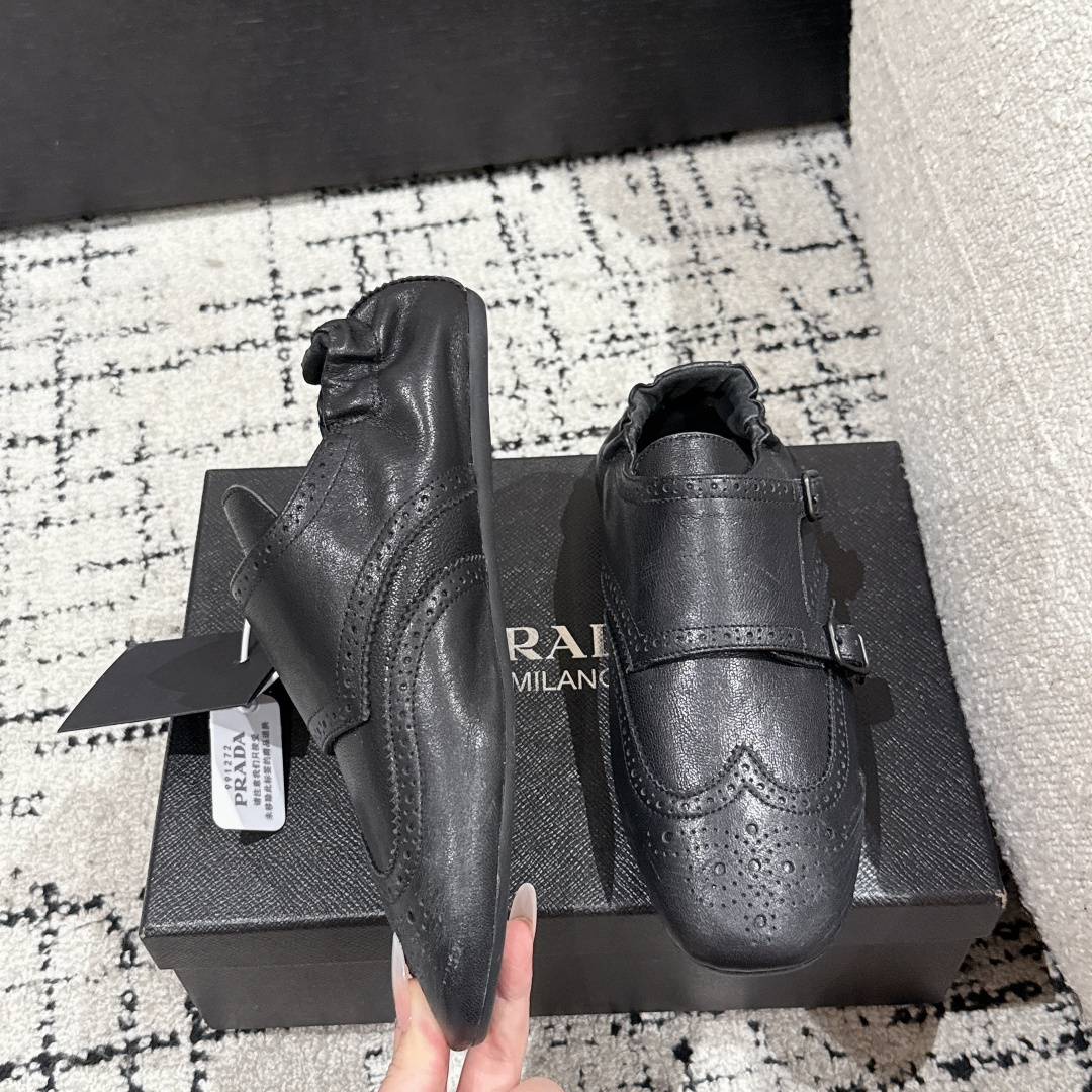 高仿Prada*2EG469A小牛皮懶人鞋黑色免檢版