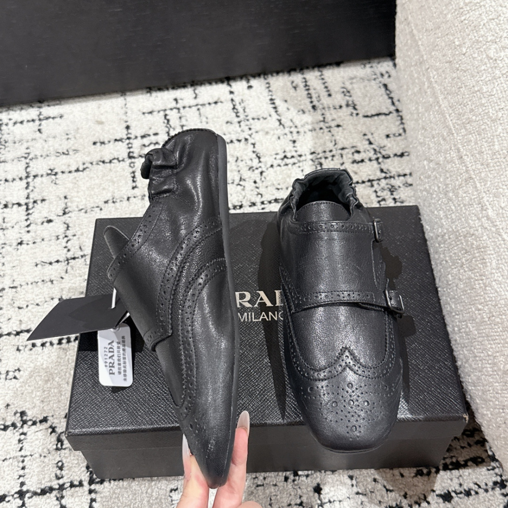 高仿Prada*2EG469A小牛皮懶人鞋黑色免檢版