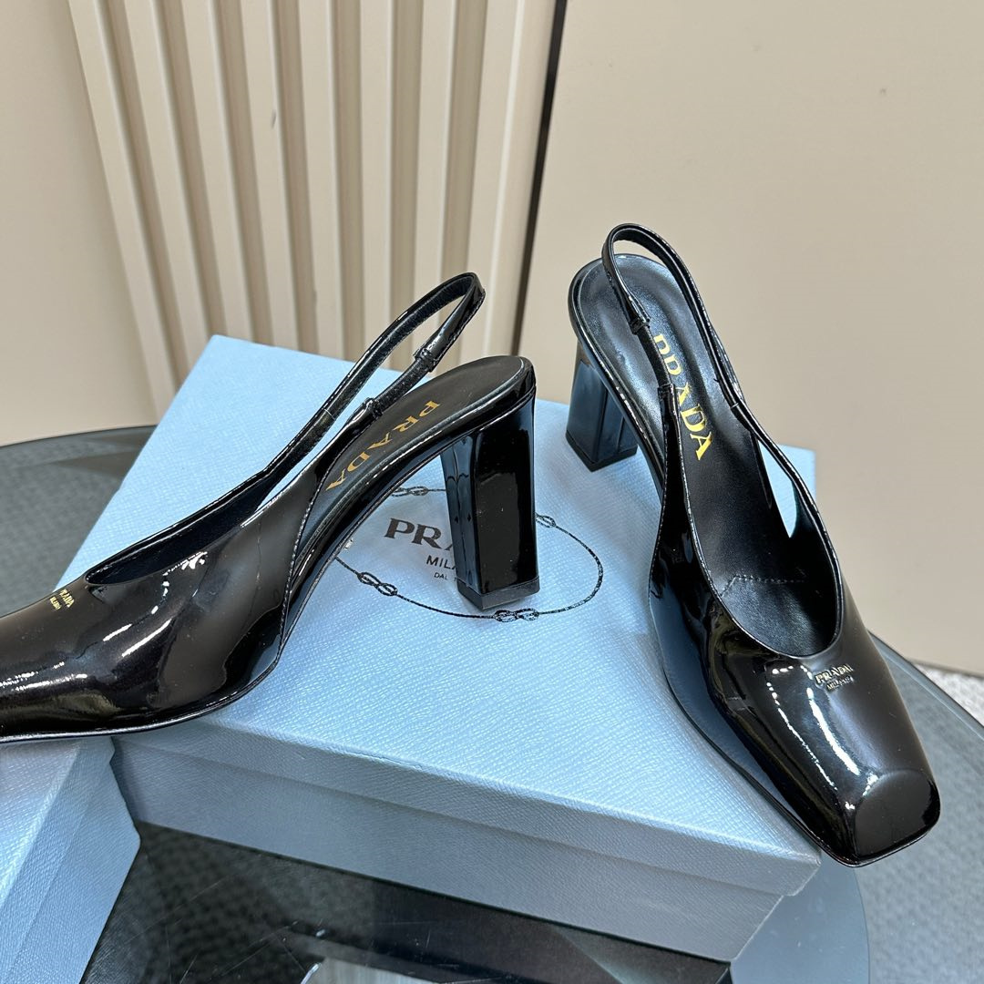 高仿Prada*1I838N方頭粗踭露跟鞋8.5CM漆皮黑色免檢版