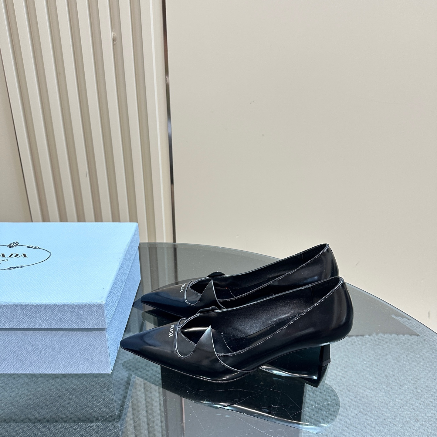 高仿Prada*1I976N尖頭走秀款高踭鞋5.5CM黑色免檢版