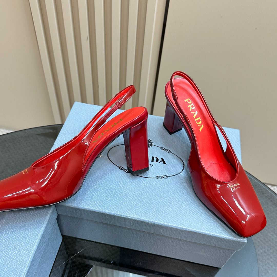 高仿Prada*1I838C方頭粗踭露跟鞋8.5CM漆皮紅色免檢版