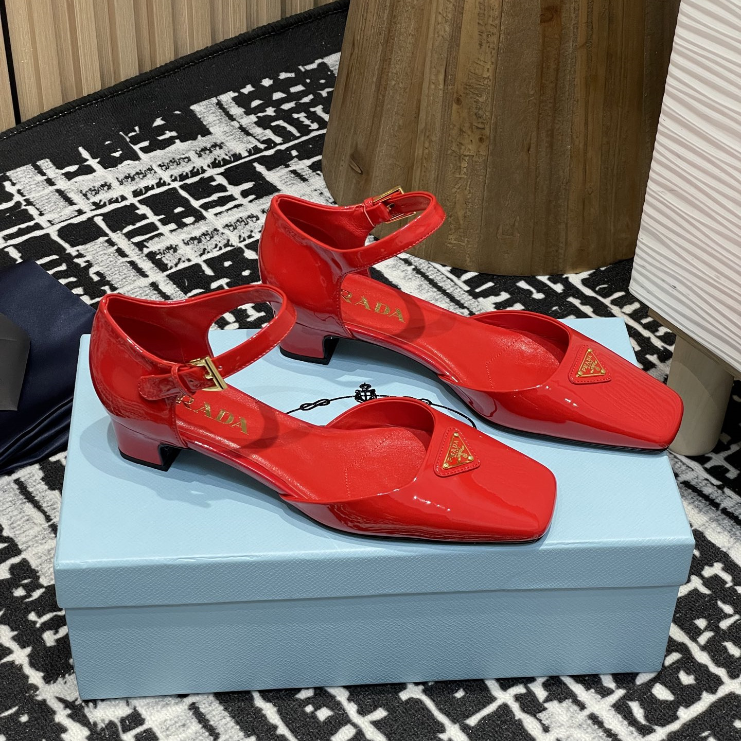 高仿Prada*1l325N方頭粗跟涼鞋3.5CM紅色免檢版
