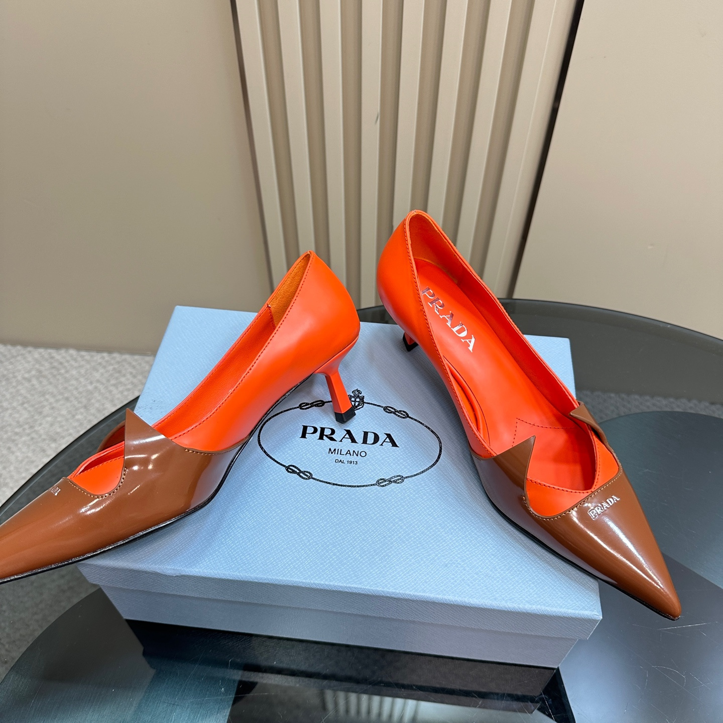 高仿Prada*1I976D尖頭走秀款高踭鞋5.5CM橙色免檢版
