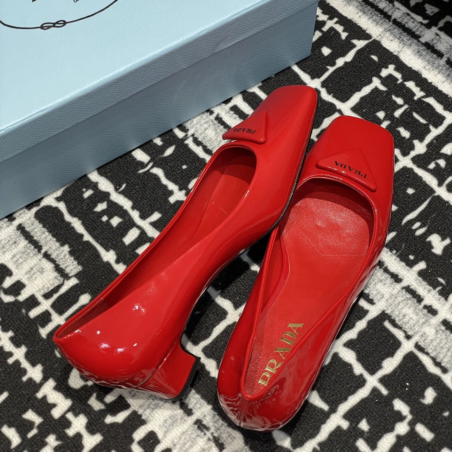 高仿Prada*1l628M方頭粗跟單鞋3.5CM紅色免檢版