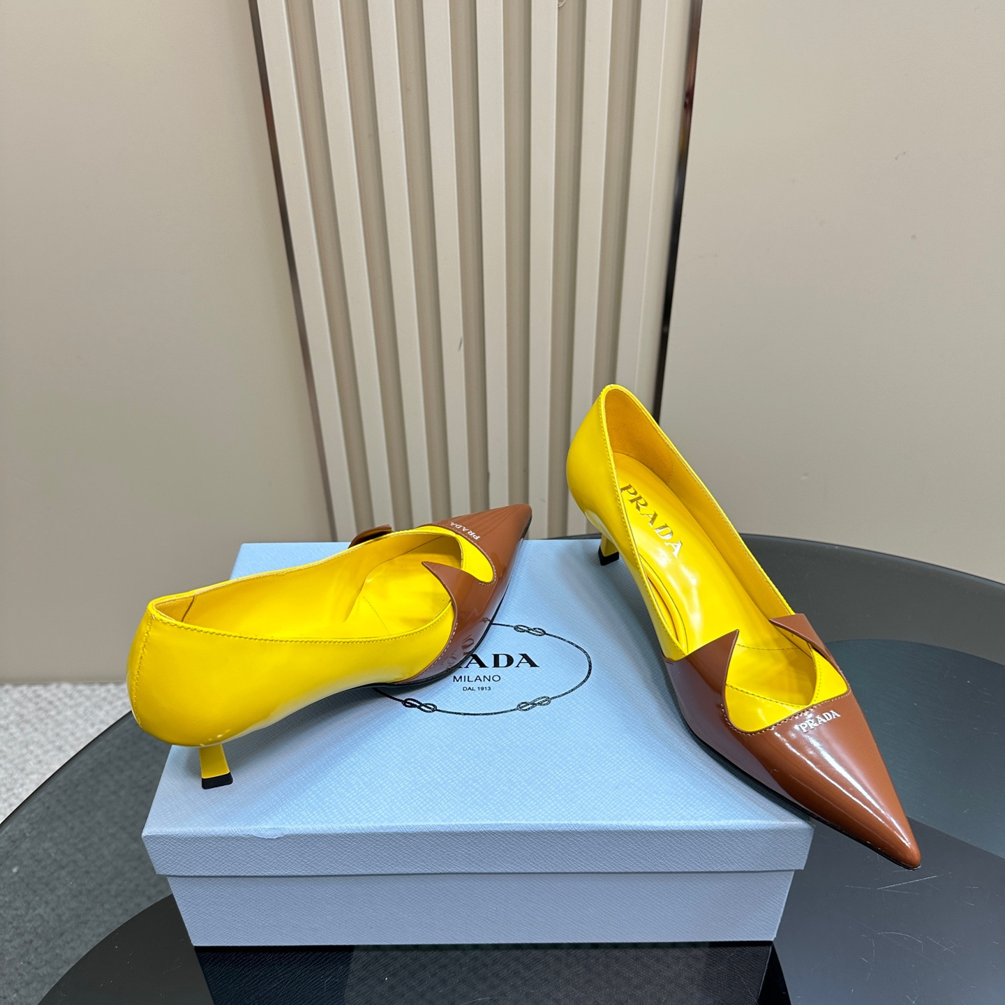 高仿Prada*1I976B尖頭走秀款高踭鞋5.5CM黃色免檢版