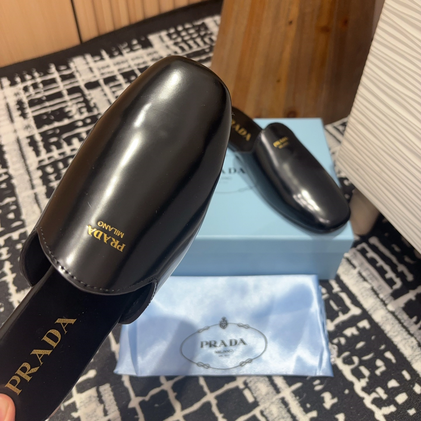 高仿Prada*2S2987圓頭皮質休閒套腳拖鞋黑色免檢版
