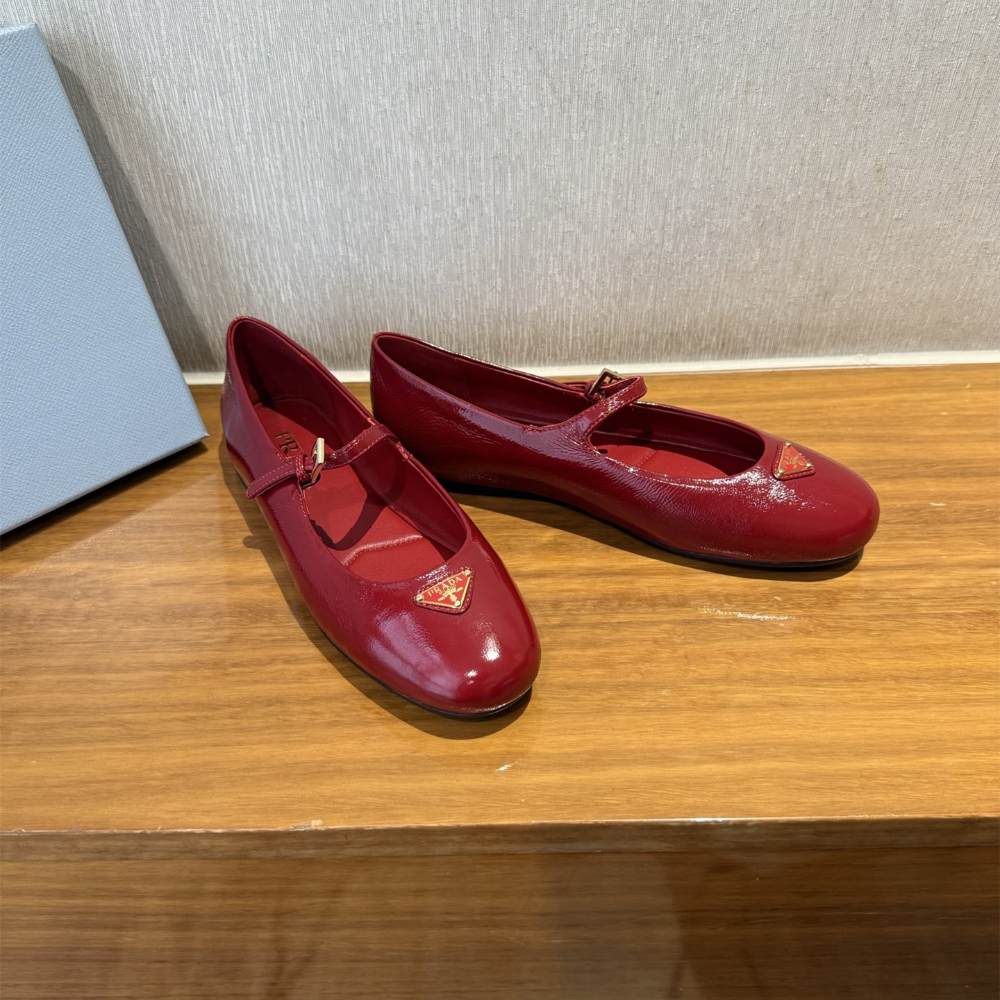 高仿Prada*NewArrival系列1F793A平底瑪麗珍鞋漆皮紅色免檢版