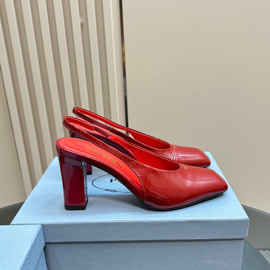 高仿Prada*1I838C方頭粗踭露跟鞋8.5CM漆皮紅色免檢版