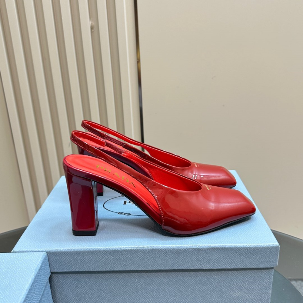 高仿Prada*1I838C方頭粗踭露跟鞋8.5CM漆皮紅色免檢版