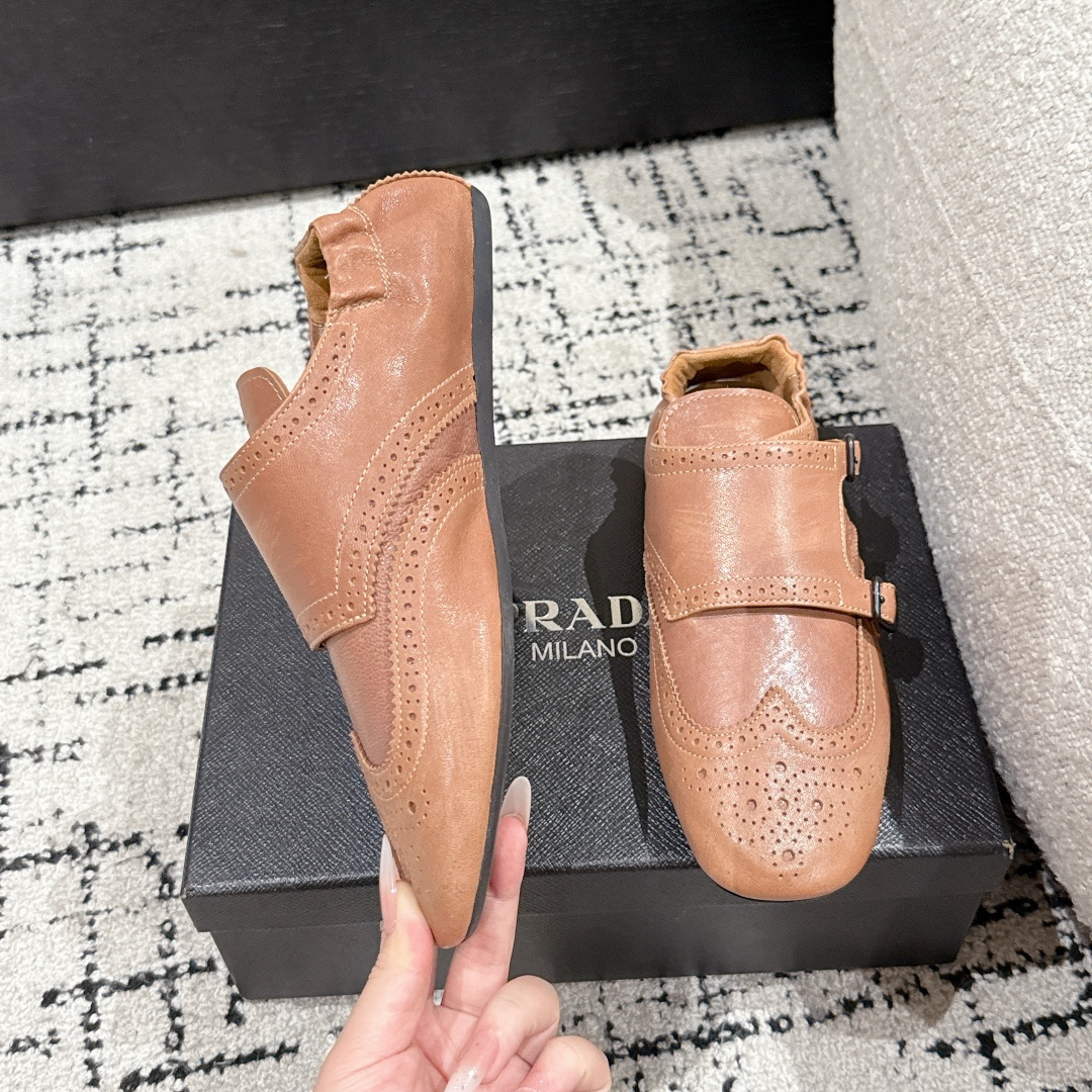 高仿Prada*2EG469D小牛皮懶人鞋棕色免檢版