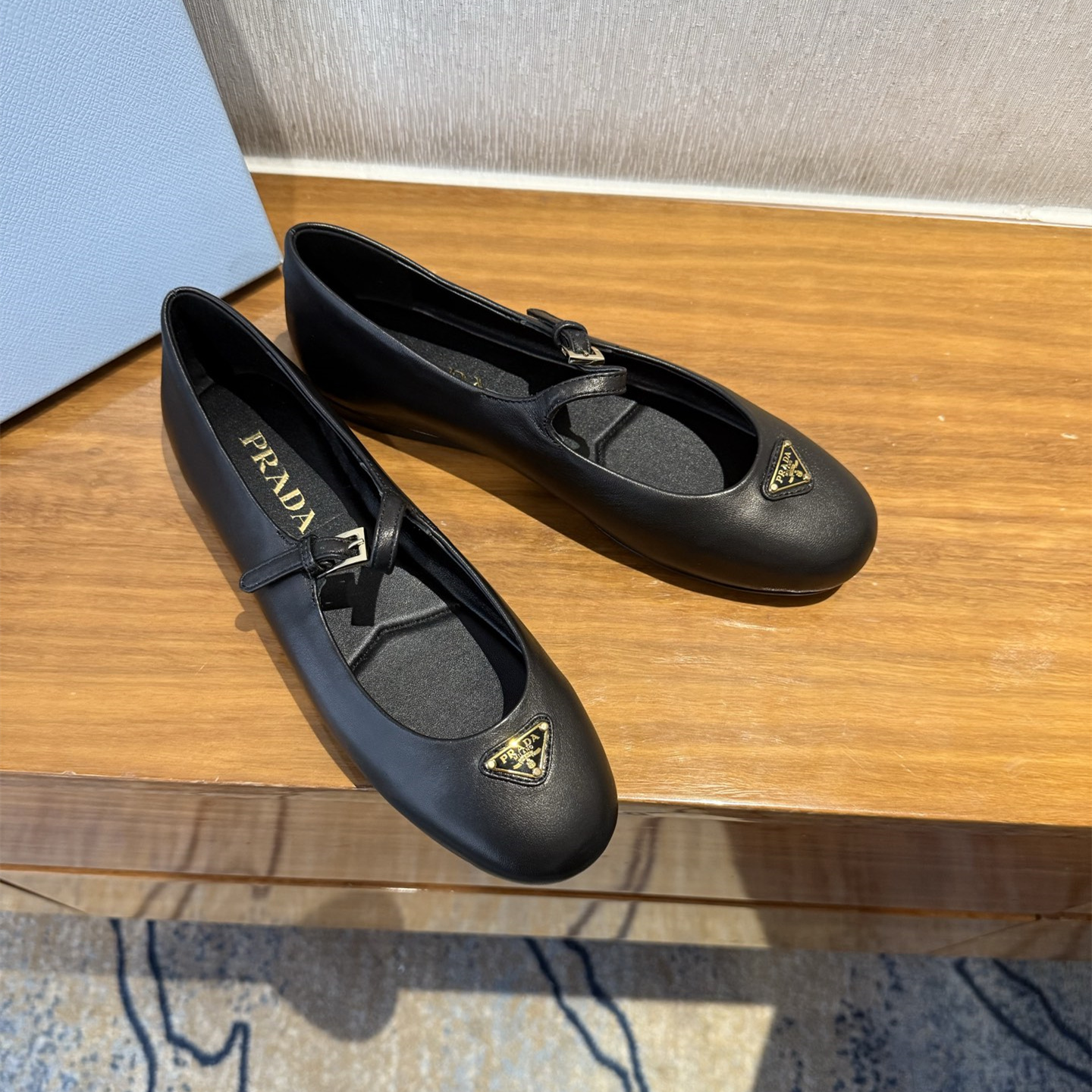 高仿Prada*NewArrival系列1F567N平底瑪麗珍鞋小牛皮黑色免檢版