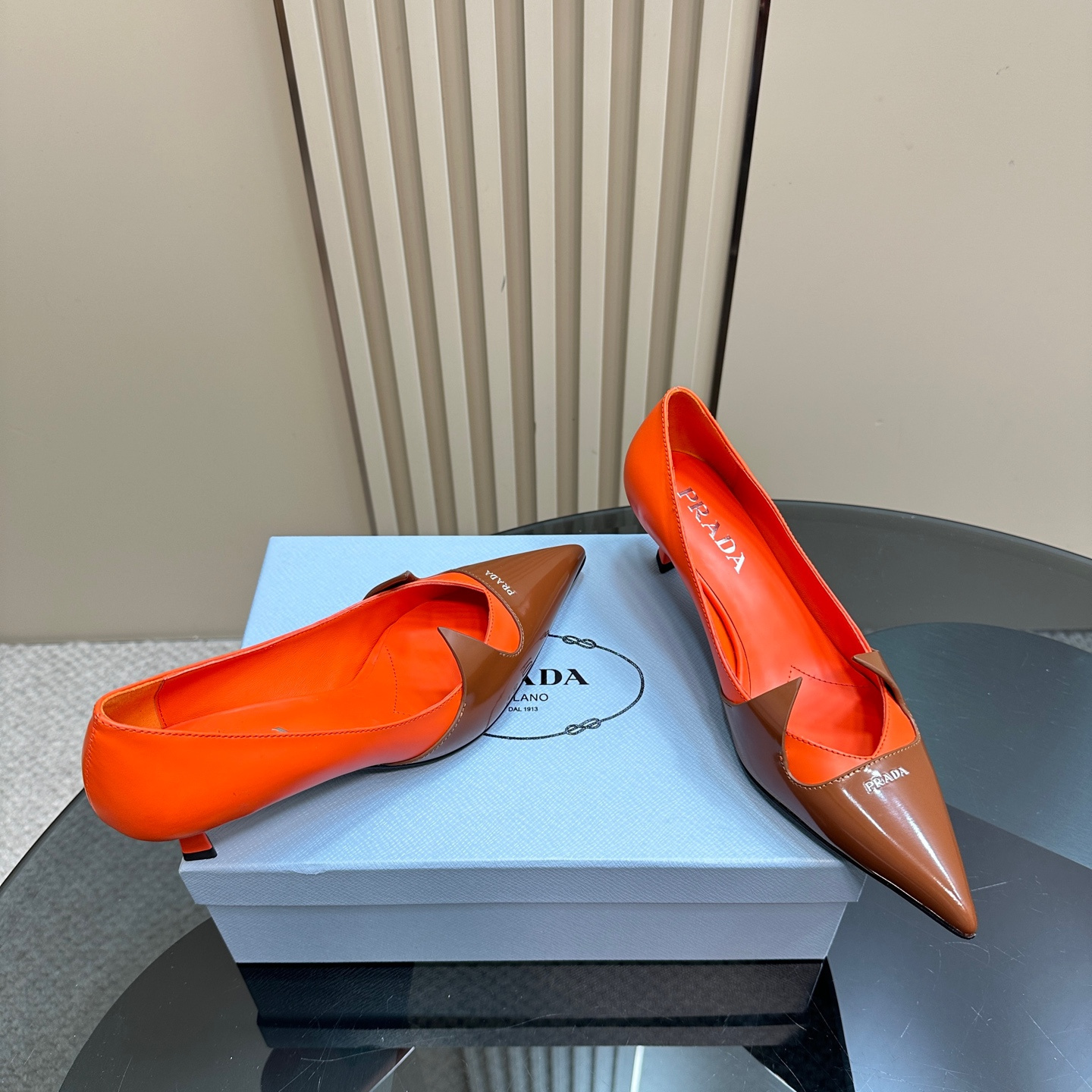 高仿Prada*1I976D尖頭走秀款高踭鞋5.5CM橙色免檢版