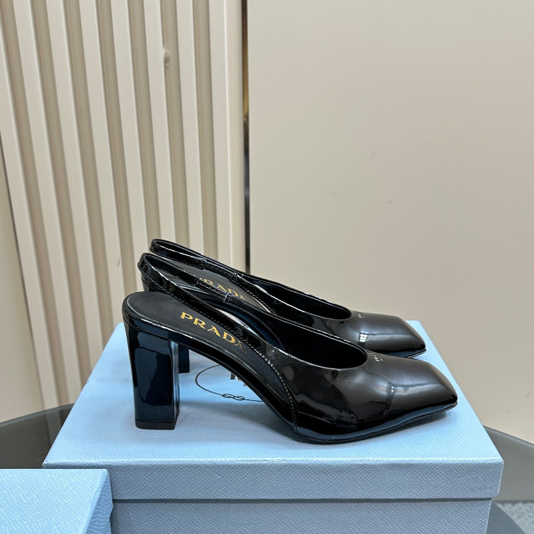 高仿Prada*1I838N方頭粗踭露跟鞋8.5CM漆皮黑色免檢版
