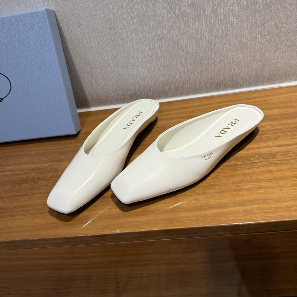 高仿Prada*1S825M方頭皮質休閒拖鞋白色免檢版