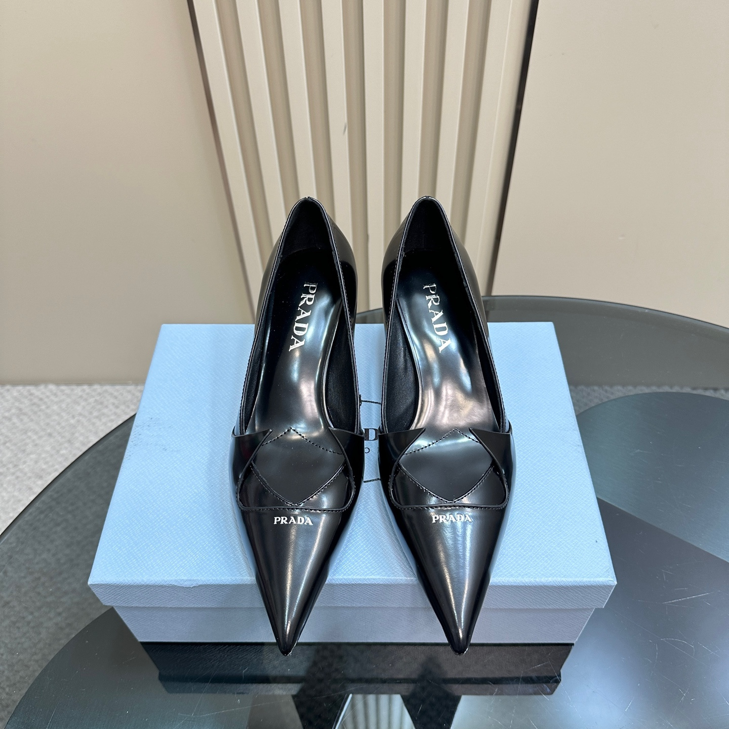 高仿Prada*1I976N尖頭走秀款高踭鞋5.5CM黑色免檢版