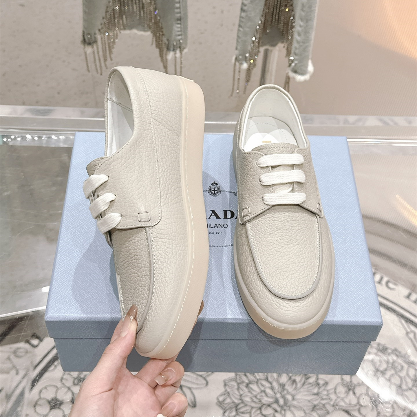 高仿Prada*2EE397C男女同款復古商務鞋灰色免檢版