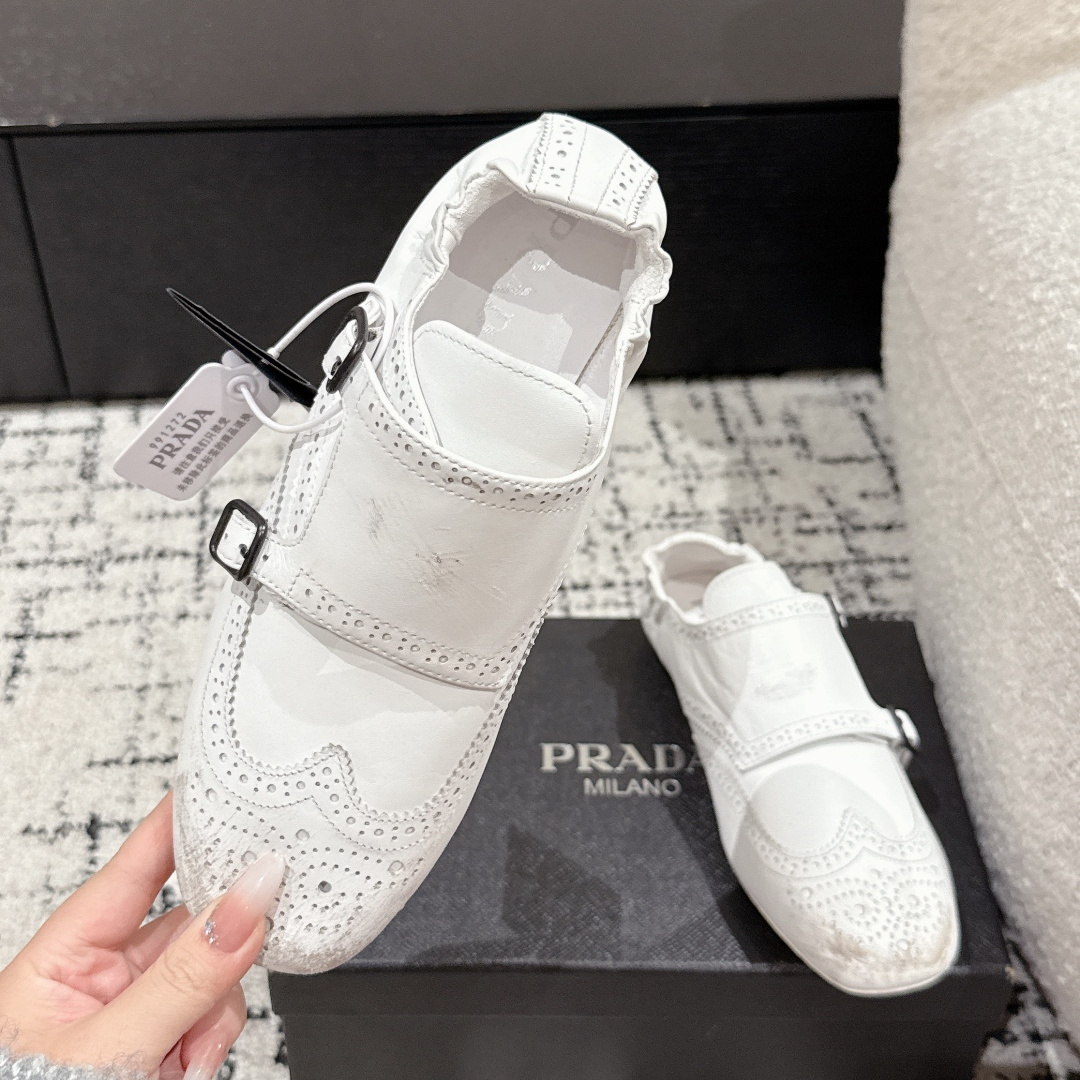 高仿Prada*2EG469C小牛皮懶人鞋白色免檢版