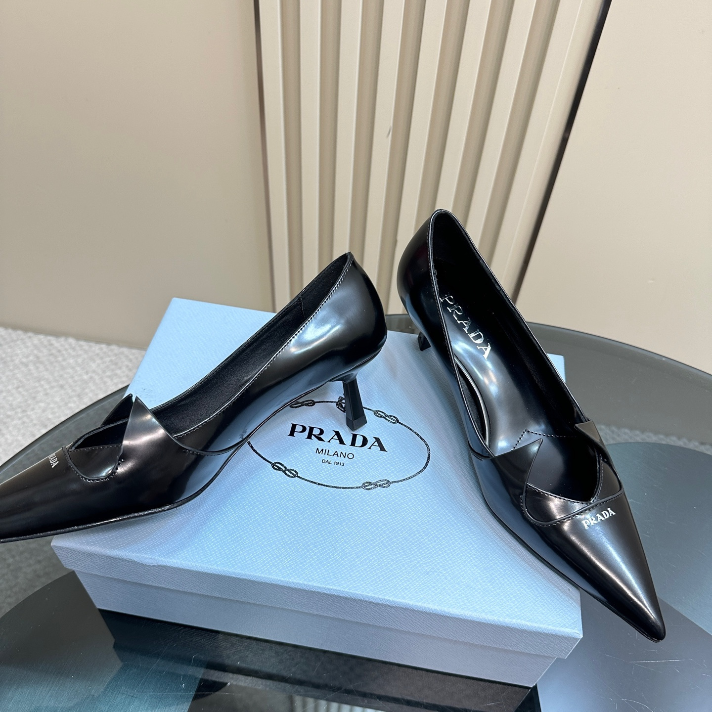 高仿Prada*1I976N尖頭走秀款高踭鞋5.5CM黑色免檢版
