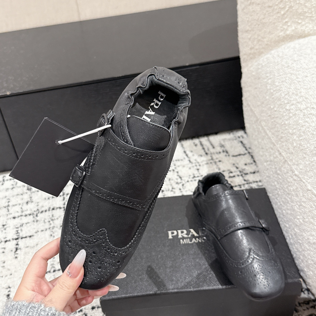 高仿Prada*2EG469A小牛皮懶人鞋黑色免檢版