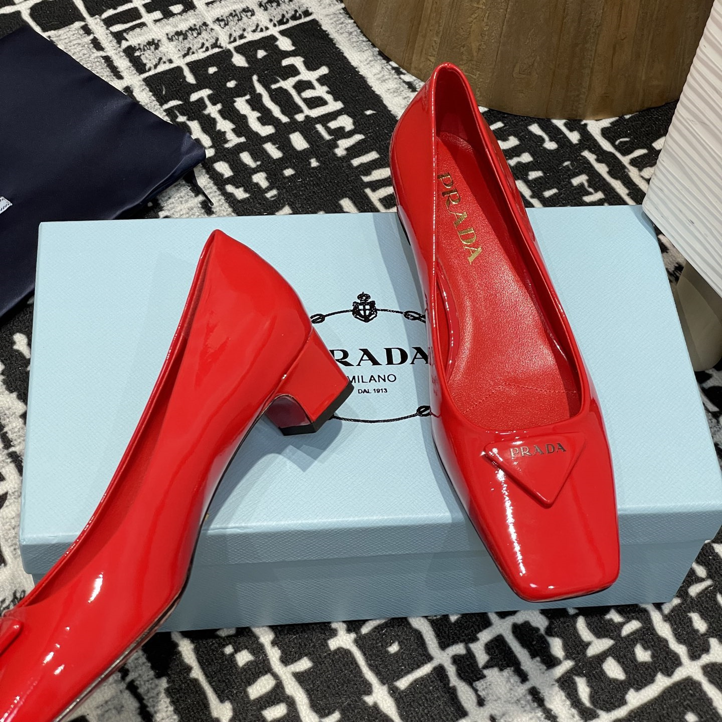 高仿Prada*1l628M方頭粗跟單鞋3.5CM紅色免檢版
