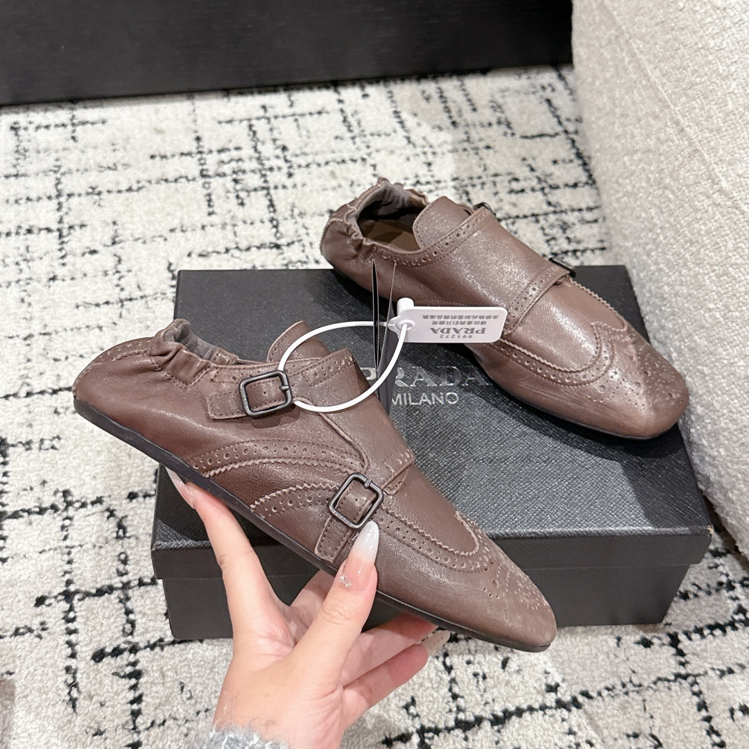 高仿Prada*2EG469B小牛皮懶人鞋朱潤色免檢版