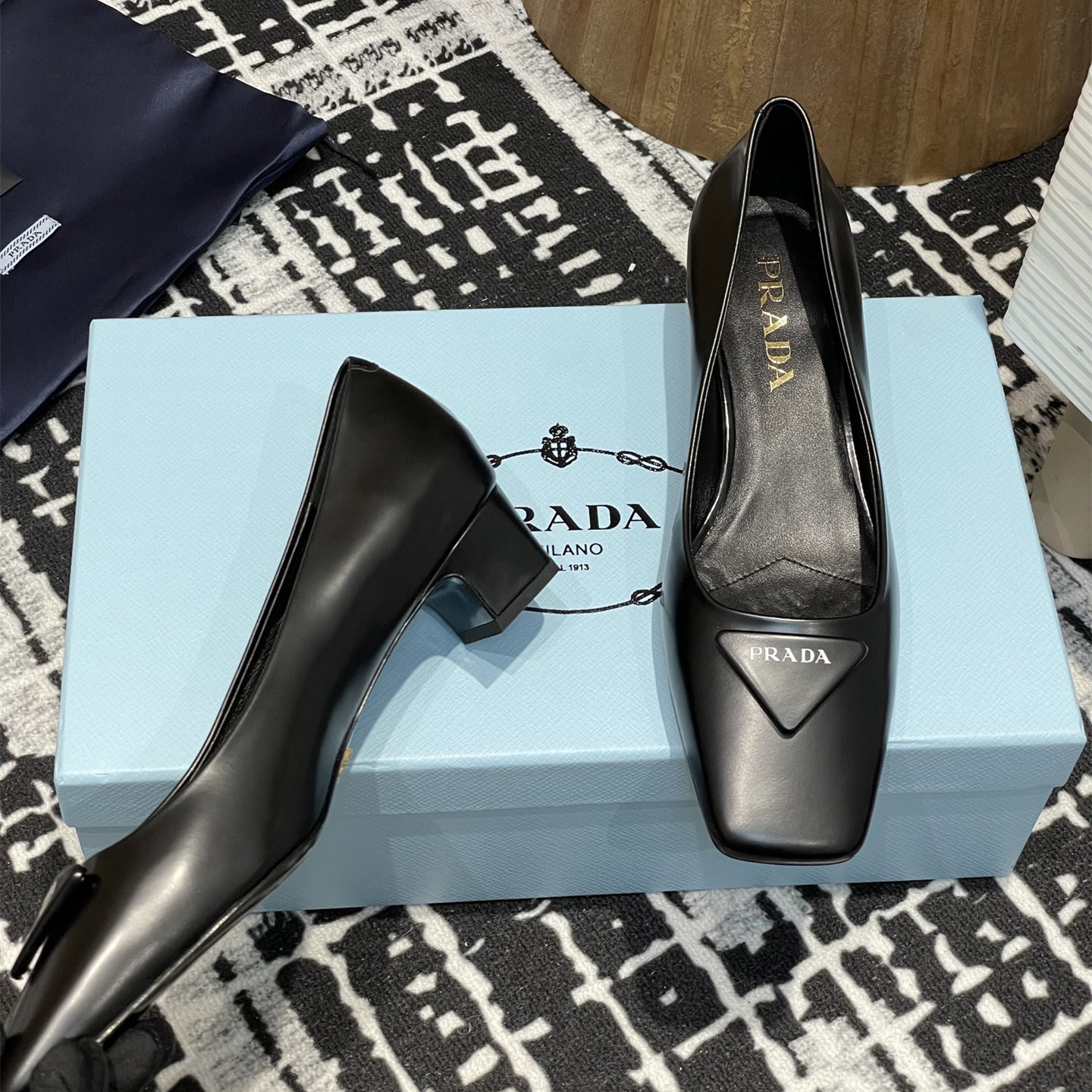 高仿Prada*1l628N方頭粗跟單鞋3.5CM黑色免檢版